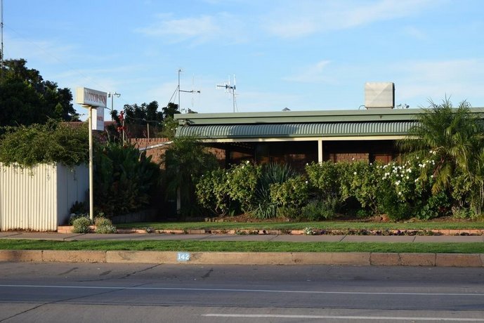 Broken Hill Oasis Motor Inn